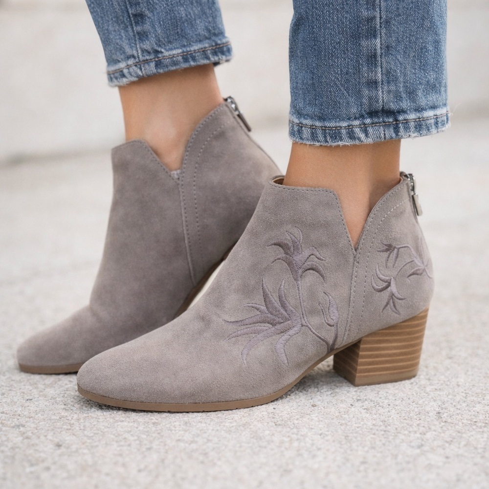 Reaction Kenneth Cole Embroidered Gray Side Gig Ankle Booties Size 10